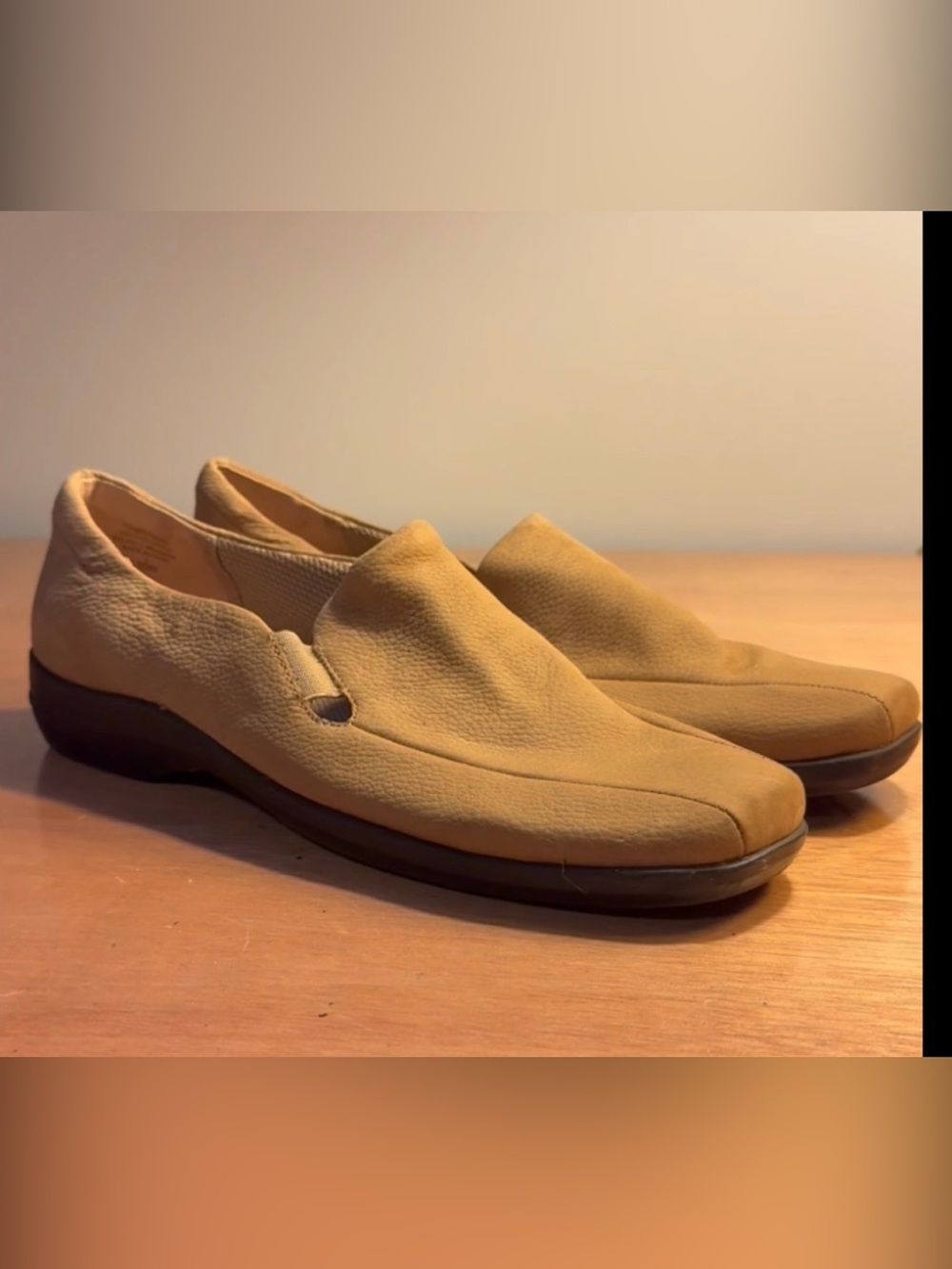 Easy Spirit Beige Suede Slip On Flat Loafers Size 10 Narrow